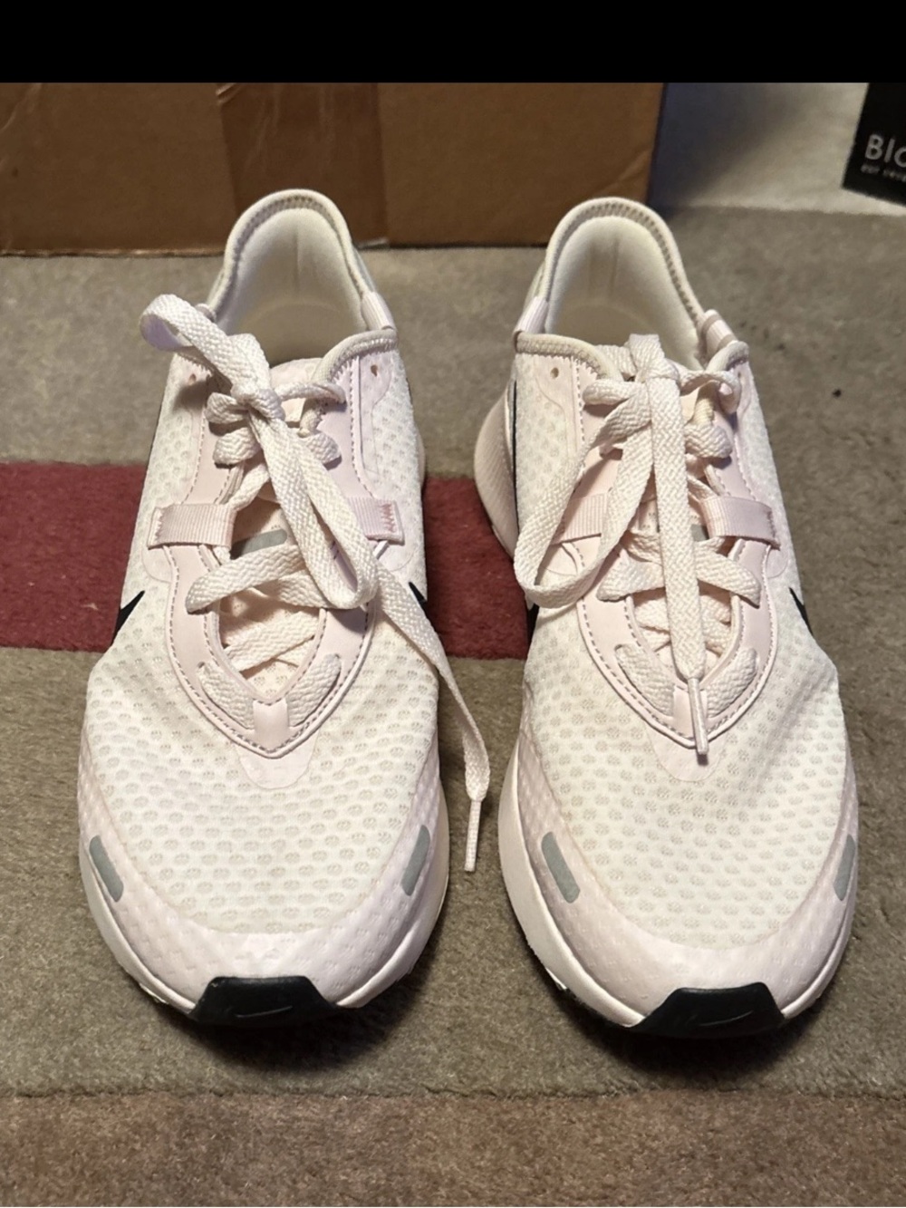 Nike Reposto Sneakers White/Pink W Size 10 Running Shoes CZ5630-602 used once!